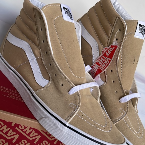 Vans Men’s Sk8-Hi
Taos Taupe
VN0A32QGYUU
Sneakers - Picture 7 of 16